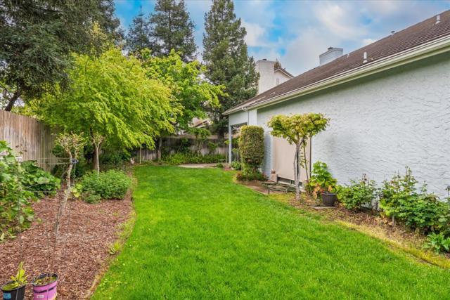 1130 Minarets Avenue, Clovis CA: https://media.crmls.org/mediaz/22076b1a-1bc6-4295-94ac-c0ddc0c97d92.jpg