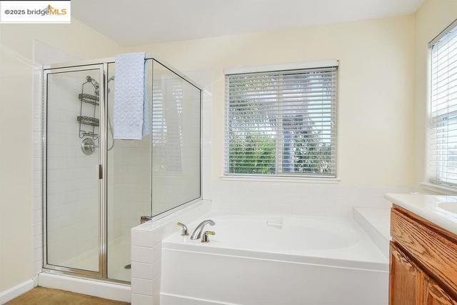 4746 Mammouth Lane, Oakley CA: https://media.crmls.org/mediaz/2208384f-4796-419d-bf77-9e0c86befa33.jpg