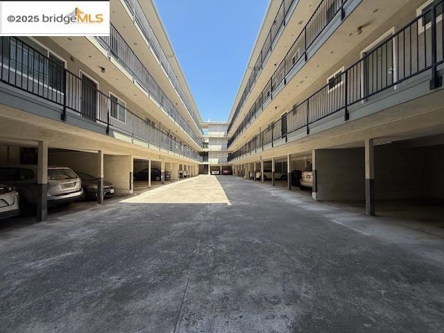 3877 Howe St, Oakland CA: https://media.crmls.org/mediaz/2208acb9-6813-4e75-b31c-8c37b9babdc5.jpg
