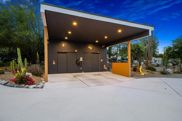 623 W Chino Canyon Road, Palm Springs, CA 92262