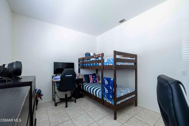 1633 Lola Way, Oxnard CA: https://media.crmls.org/mediaz/2209384a-c77e-449e-b697-0e8ae4061a09.jpg