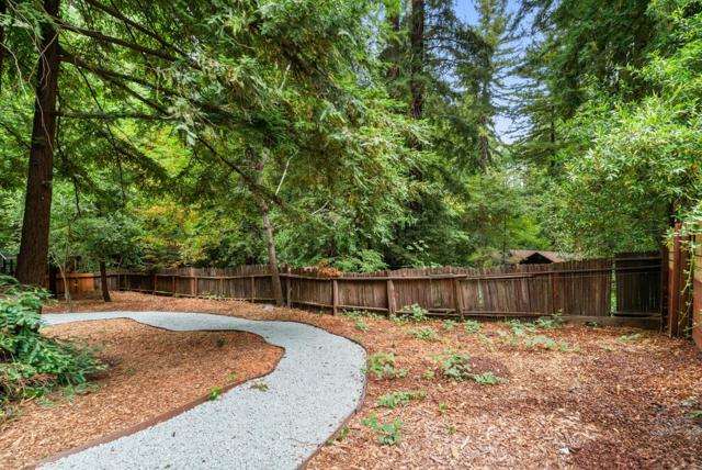 15315 Highway 9, Boulder Creek CA: https://media.crmls.org/mediaz/2209f4d8-6f27-4ed0-a19c-e85d3bb2e511.jpg