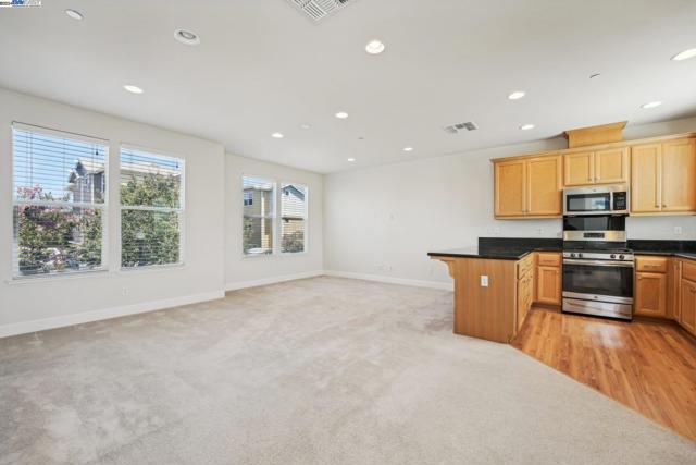 Image 16 of 45 For 23320 Wilmot Cir