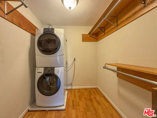 2311 4th Street, Santa Monica CA: https://media.crmls.org/mediaz/220a9572-3d45-4f4a-9367-0910946eb2f6.jpg