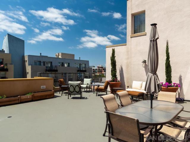 1601 India St, San Diego CA: https://media.crmls.org/mediaz/220ac594-aeb2-4eb9-a068-31e87c53fb8d.jpg