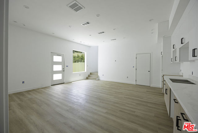 11223 Tiara Street photo 23