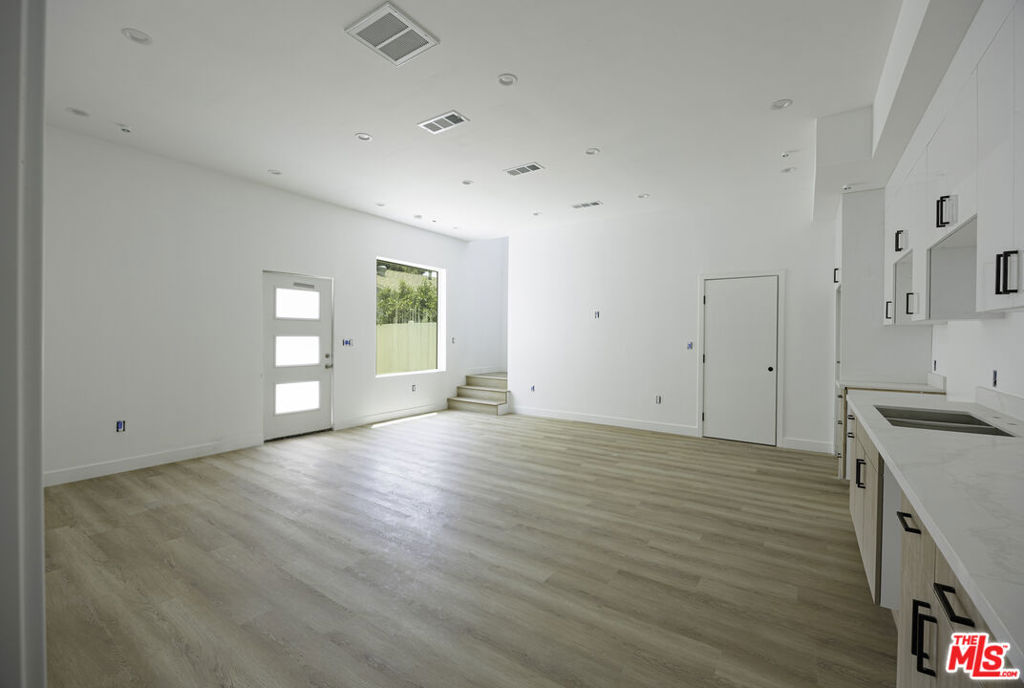 MLS #26856319 image #22