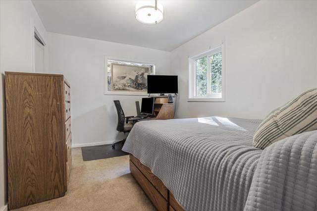 Image 19 of 39 For 1045 Forest Way