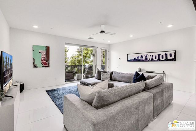 173 The riv, Palm Springs CA: https://media.crmls.org/mediaz/220af72f-ff76-4447-89aa-a2403fc01915.jpg
