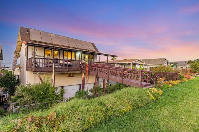 71 Taylor Pl, Bethel Island CA: https://media.crmls.org/mediaz/220af8f9-d8c8-4eb6-86d7-062c8a69f1e1.jpg