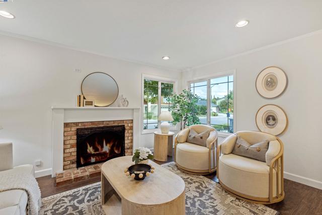 5285 Felicia Ave, Livermore CA: https://media.crmls.org/mediaz/220b536e-47c3-468b-8753-28de50fcd663.jpg