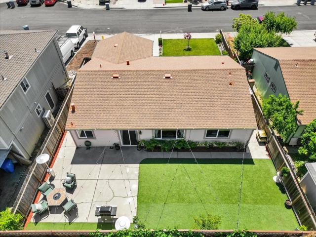 8100 Springdale Court, Gilroy CA: https://media.crmls.org/mediaz/220c081a-01a8-4266-974a-cdc92d4914a1.jpg