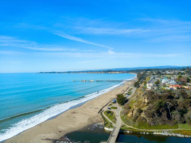 454 Granite Way, Aptos CA: https://media.crmls.org/mediaz/220c3493-c478-4188-b8e6-e9d3637627a1.jpg