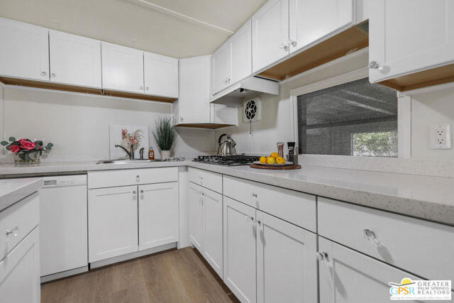 69421 Poolside Drive, Desert Hot Springs CA: https://media.crmls.org/mediaz/220c4aa5-ddf4-4906-9218-7ffb7119ba98.jpg