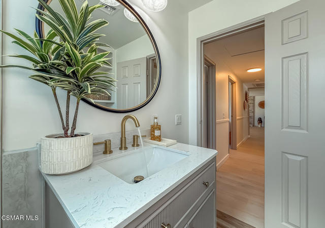166 Sandberg Street, Thousand Oaks CA: https://media.crmls.org/mediaz/220c4eb4-2b7c-48ed-9623-07f28a465504.jpg
