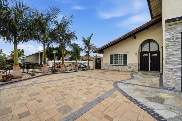 11383 Stonecress Avenue, Fountain Valley CA: https://media.crmls.org/mediaz/220c57c2-ccad-42ca-bae7-0ab1fe12c80d.jpg