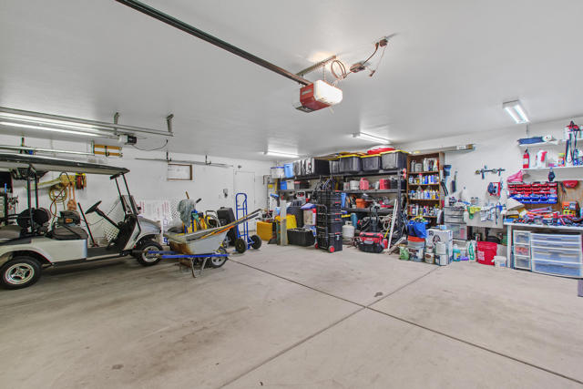27250 Nortada Drive, Cathedral City CA: https://media.crmls.org/mediaz/220c756f-a384-4067-a305-0d99ec6f6ce5.jpg