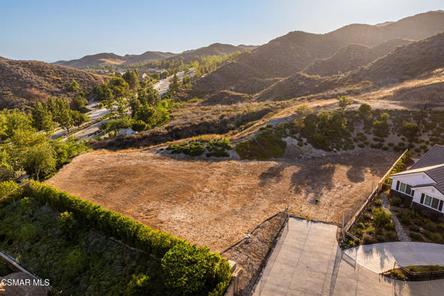 4221 Goldstone Lane, Simi Valley CA: https://media.crmls.org/mediaz/220ce062-3be0-49df-afcf-ac364df16345.jpg
