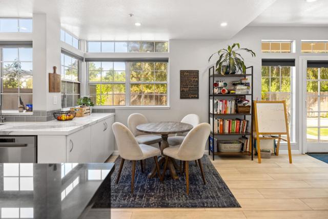 14390 Mountain Quail Road, Salinas CA: https://media.crmls.org/mediaz/220d5ad2-dd0b-4a37-ae94-0d76cd9d4cae.jpg