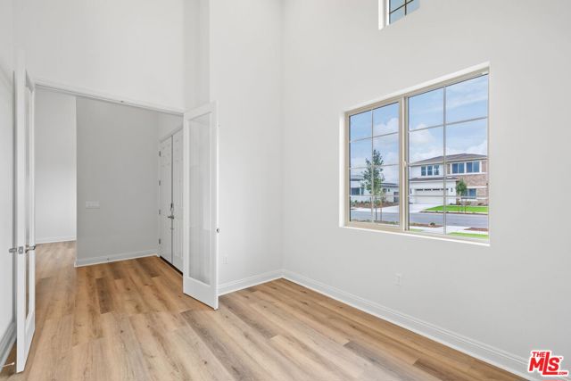 3719 Pathway Court, Bakersfield CA: https://media.crmls.org/mediaz/220dcd68-eb69-43d7-ac3c-43329a59cad1.jpg