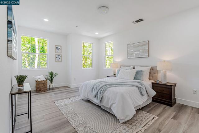 2511 Soren Way, San Ramon CA: https://media.crmls.org/mediaz/220dcd8a-3184-4e1b-8ad2-6a52dab55ede.jpg