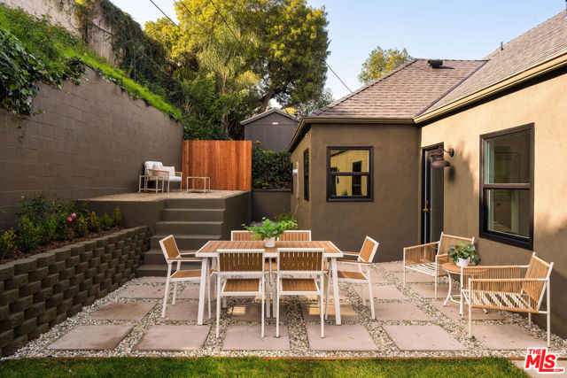 5103 Parkglen Avenue, Los Angeles CA: https://media.crmls.org/mediaz/220dd73b-bcae-4876-9f9a-ac4d4674a03a.jpg