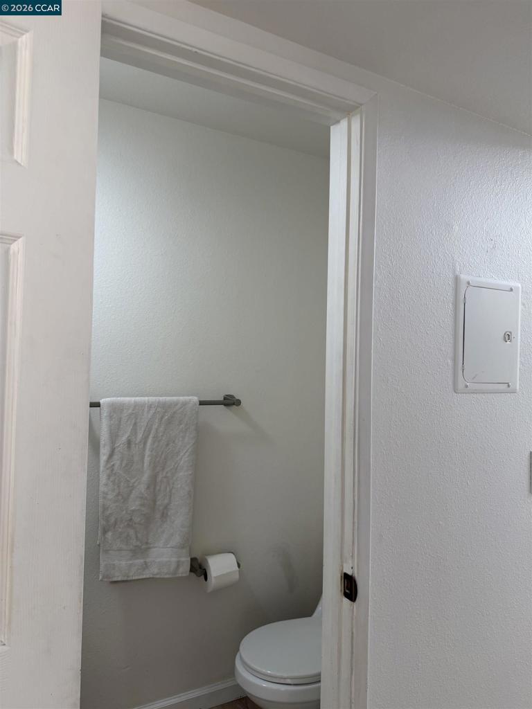 https://media.crmls.org/mediaz/220e5155-dd1d-44e3-b41a-348fce867a03.jpg?preset=X-Large