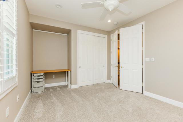 5633 Selena Ct, Pleasanton CA: https://media.crmls.org/mediaz/220e7646-948d-4322-b002-6e8491fd0c00.jpg