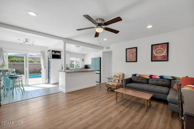 3064 Galena Avenue, Simi Valley CA: https://media.crmls.org/mediaz/220e87bd-52e0-4dff-92b4-df3661615da9.jpg