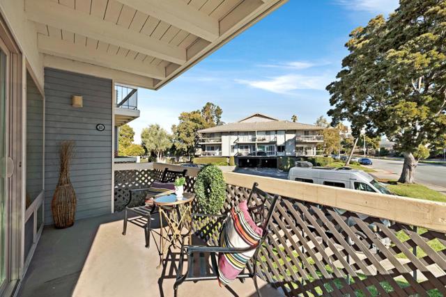 688 Mariners Island Boulevard, San Mateo CA: https://media.crmls.org/mediaz/220e93cc-341b-4452-80d6-fa714a83a486.jpg