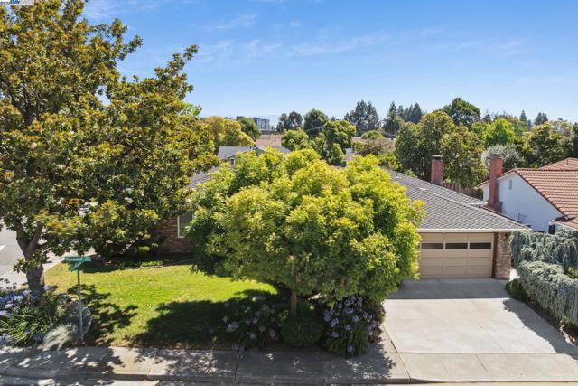 2082 Boxwood Way, Fremont CA: https://media.crmls.org/mediaz/220ebb1e-08c4-4e80-9a70-e2d53f6ff809.jpg