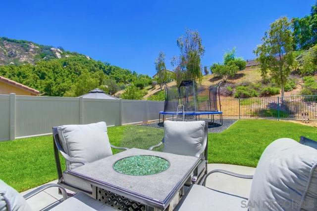 3207 Meadow Side Pl, Escondido CA: https://media.crmls.org/mediaz/220ed936-ad61-47b2-841e-e707a5d819cb.jpg