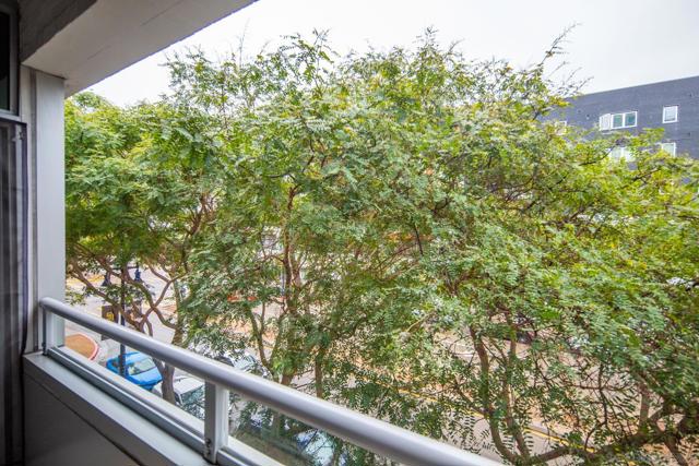 206 Park Blvd, San Diego CA: https://media.crmls.org/mediaz/220ed9b6-6b43-481e-ac5e-53c093e38029.jpg