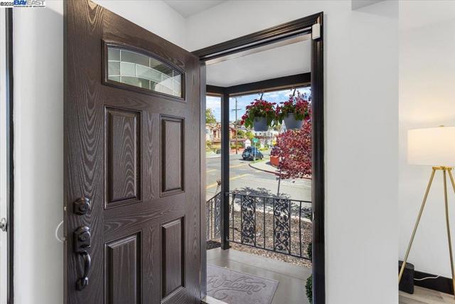 Image 13 of 49 For 5301 Brann St