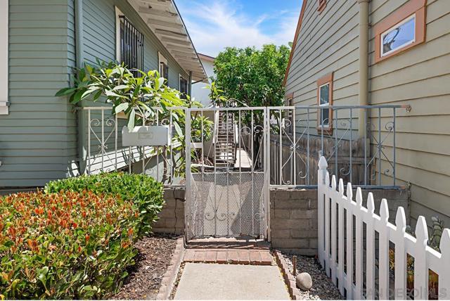 2619 21 Lincoln Ave, San Diego CA: https://media.crmls.org/mediaz/220fd38a-8595-4be2-bb11-5072e9fdfda2.jpg