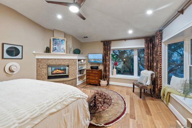 1115 S Mollison Ave, El Cajon CA: https://media.crmls.org/mediaz/220fd5bf-4901-43ff-a52c-a92fb8a70462.jpg