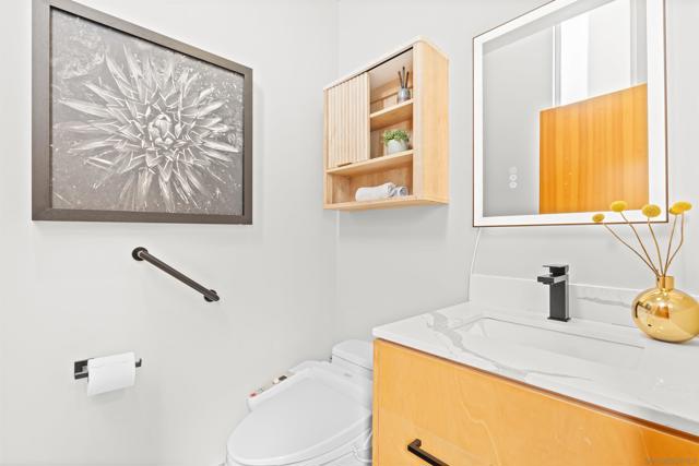 5259 Pacifica Dr, San Diego CA: https://media.crmls.org/mediaz/2210176a-cd6e-4087-ab99-48f701612c08.jpg