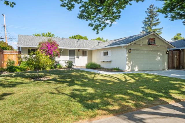 3766 Willowpark Drive, San Jose CA: https://media.crmls.org/mediaz/22108e6d-931a-4a8b-9f3e-56767e822102.jpg