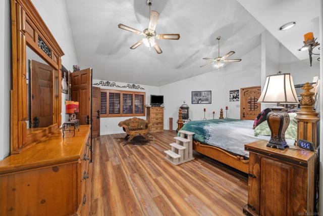 2410 Mount Elena Way, Jamul CA: https://media.crmls.org/mediaz/2211d216-f9cb-498e-b652-fb8e58ab5319.jpg