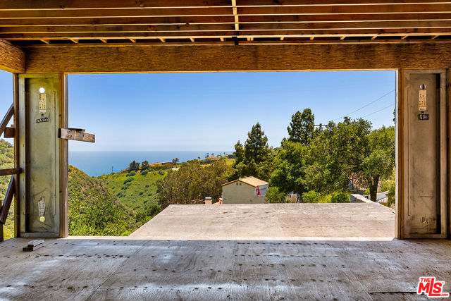 Drew Fenton | 26565 Ocean View Drive Malibu CA | MLS: 7216972