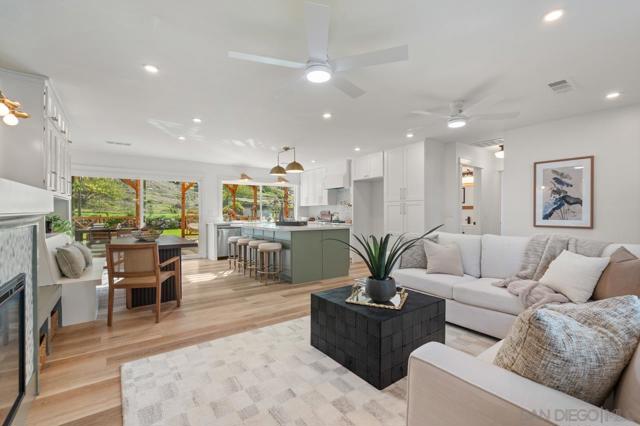 1155 Pepper Dr, El Cajon CA: https://media.crmls.org/mediaz/2212ae12-de45-412b-a416-cd0ab24724c5.jpg