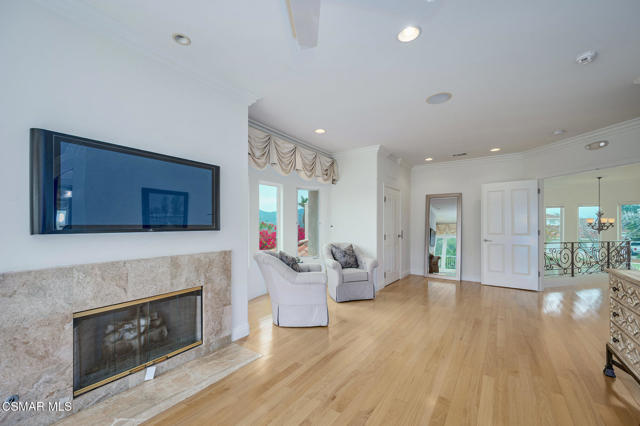 7111 Los Coyotes Place, Camarillo CA: https://media.crmls.org/mediaz/2212fc37-19e8-4629-bcf1-db36932bb0a4.jpg