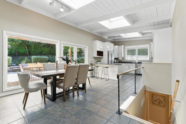 3225 Upper Lock Avenue, Belmont CA: https://media.crmls.org/mediaz/22136216-d370-40cc-b71c-05ea001ff71f.jpg