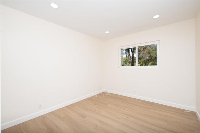 25311 Jesmond Dene Road, Escondido CA: https://media.crmls.org/mediaz/22137cca-3476-479b-8d28-bc1e23a2a92b.jpg