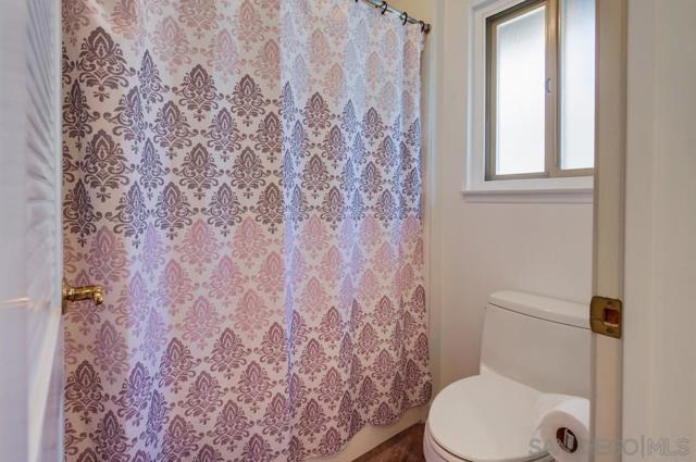 1315 Camino Linda Dr, San Marcos CA: https://media.crmls.org/mediaz/22139f93-453f-40fc-bfff-fa2682faed32.jpg