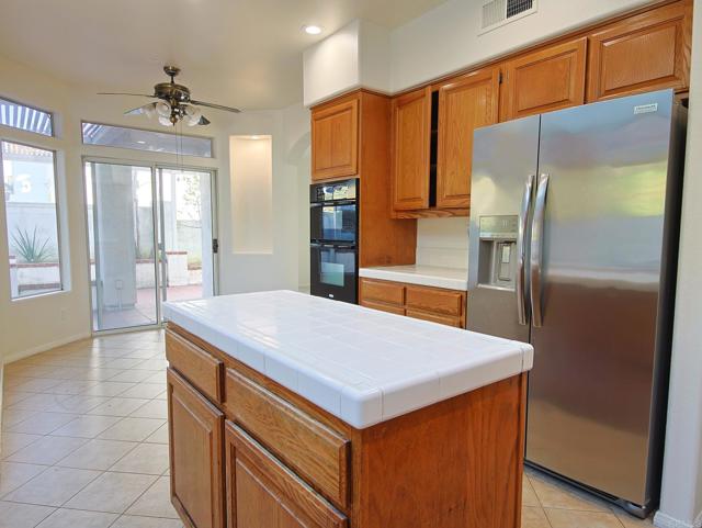 4918 Amador Dr, Oceanside CA: https://media.crmls.org/mediaz/2213f925-c2b3-4532-a465-69c711b7a24a.jpg