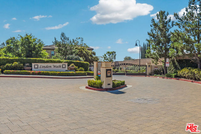 19 Linden Lane, Temple City CA: https://media.crmls.org/mediaz/22145cc1-1243-490c-9e54-a859637d7fb0.jpg