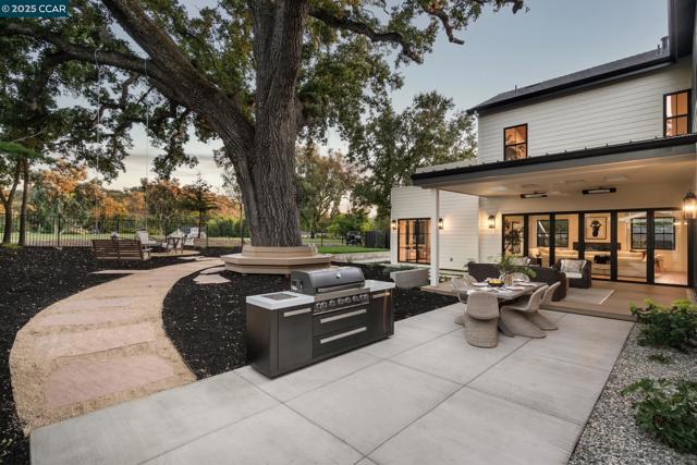 238 Cameo Dr, Danville CA: https://media.crmls.org/mediaz/22145f1b-ab02-44e7-b393-22d380137569.jpg