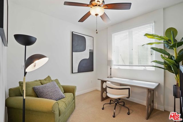 4541 Colfax Avenue, Studio City CA: https://media.crmls.org/mediaz/22150462-17d1-429f-b0ef-3f76d79062ce.jpg