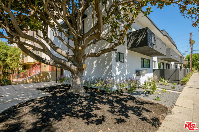 10225 Regent Street photo 16